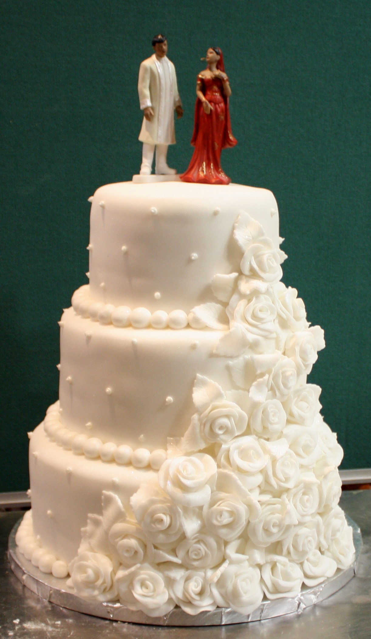 Best wedding cake designer 2013